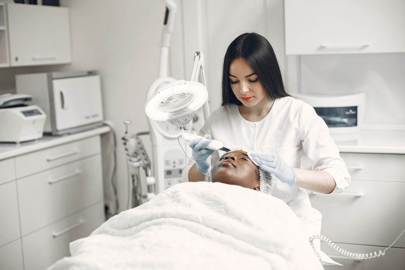 Tratamiento facial en cabina